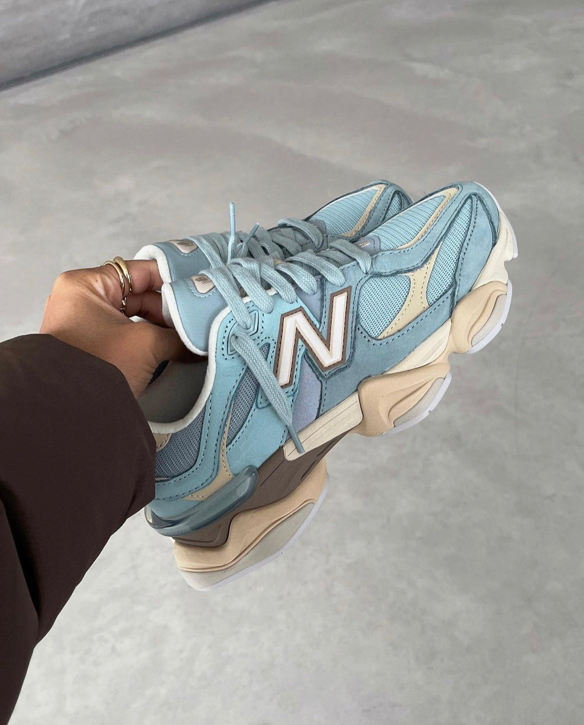WOMENSWEAR