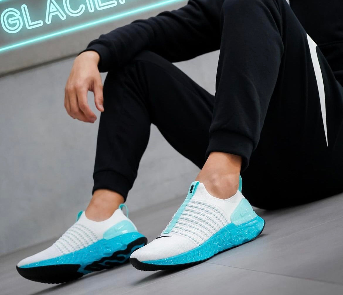 Nike React Phantom Run Flyknit 2 'White Glacier Blue' â DSUPPLIED