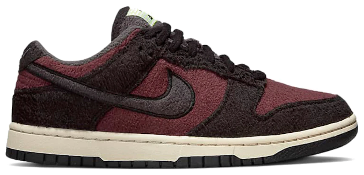 Nike Dunk Low SE 'Fleece Burgundy Crush' (W)